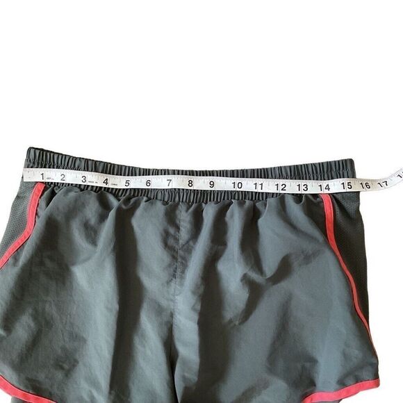 Under Armour Heat Gear Athletic Shorts Women's Large Gray Loose Fit - Picture 7 of 8